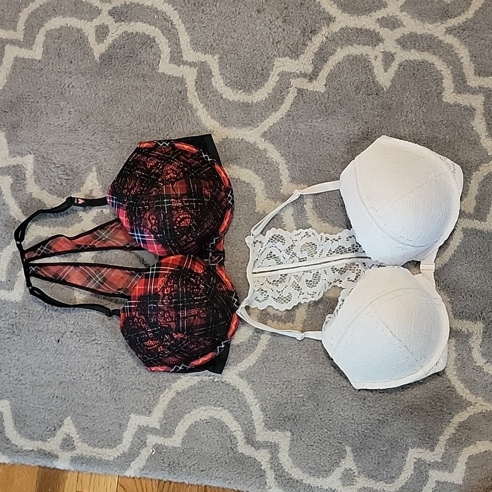 Victoria's Secret 34DD push up bras